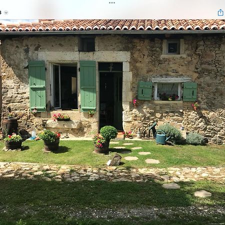 Le Petit Grange Bed & Breakfast Le Lindois Ngoại thất bức ảnh