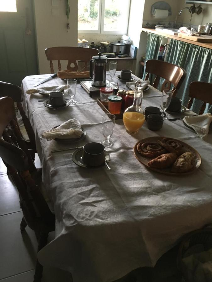 Le Petit Grange Bed & Breakfast Le Lindois Ngoại thất bức ảnh