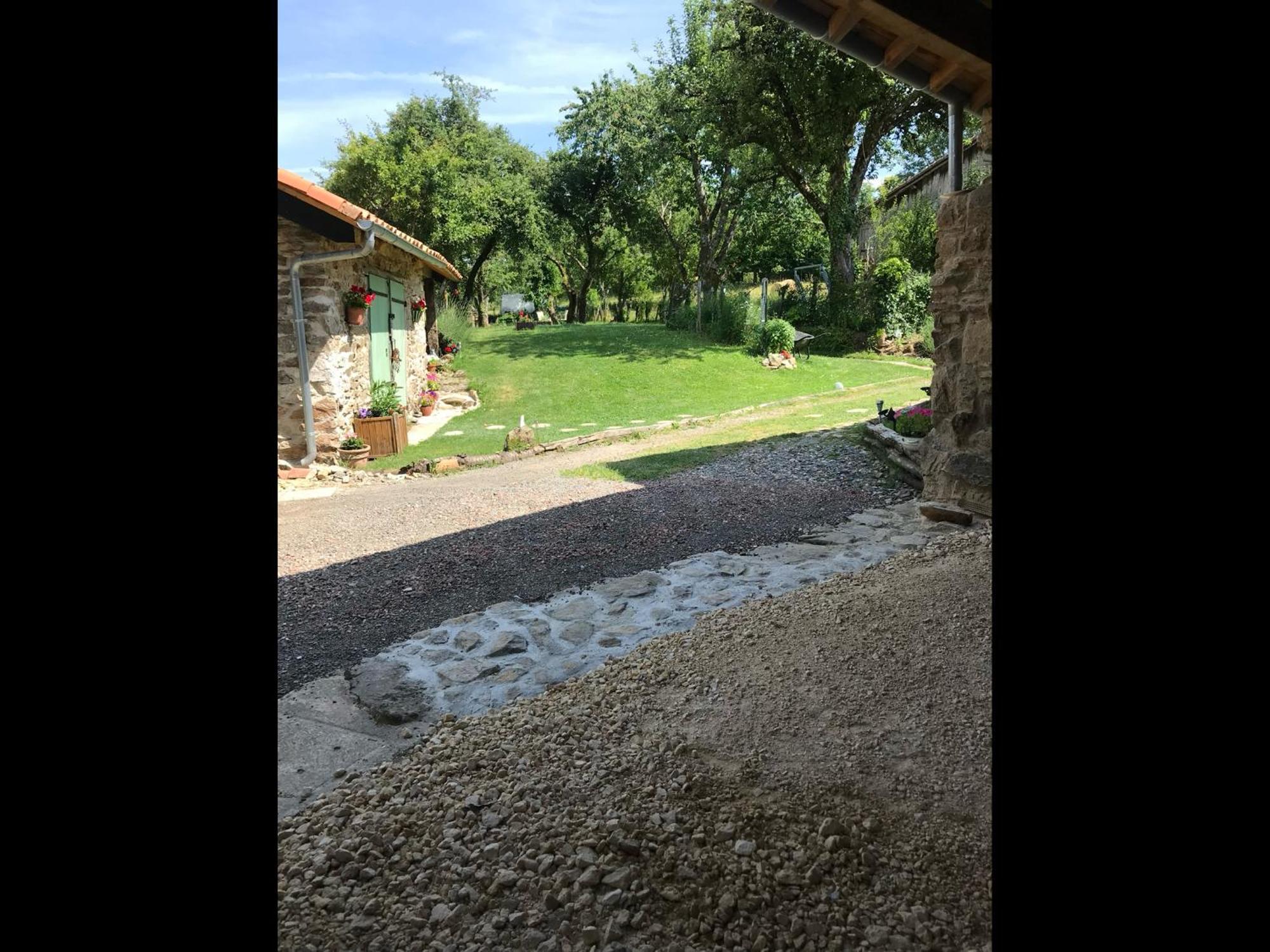 Le Petit Grange Bed & Breakfast Le Lindois Ngoại thất bức ảnh